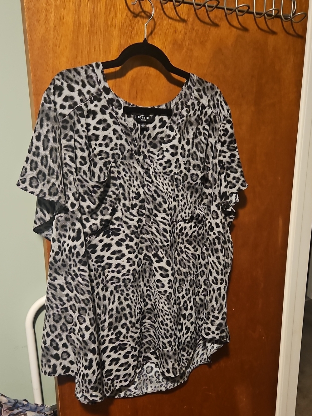 torrid Grey And Black Leopard Flutter-Sleeve Blouse